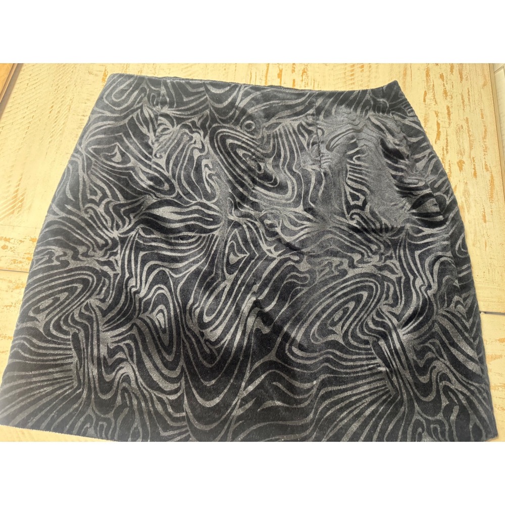 Express Stretch Grey Black Swirl Flocked Velvet Mini Skirt NWT Size 1/2